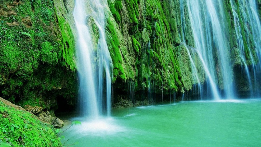 Stunning waterfall Salto El Limón on the Samaná peninsula
