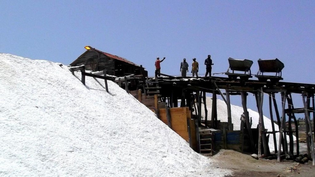 Salt production close to Baní