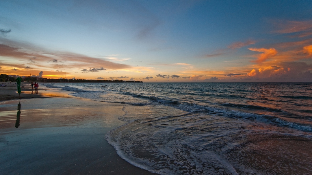 Ein perfekter Sonnenuntergang in der Dominikanischen Republik