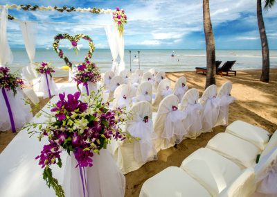 Colorful beach wedding