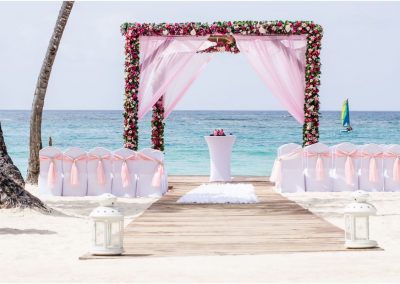 Destination wedding ceremony in the Caribbean - Grand Memories Punta Cana