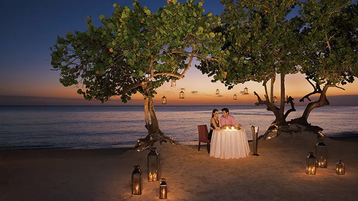 dominican_republic_destination_wedding_003_dreams_dominicus_la_romana_romantic_dinner_1080_ergebnis
