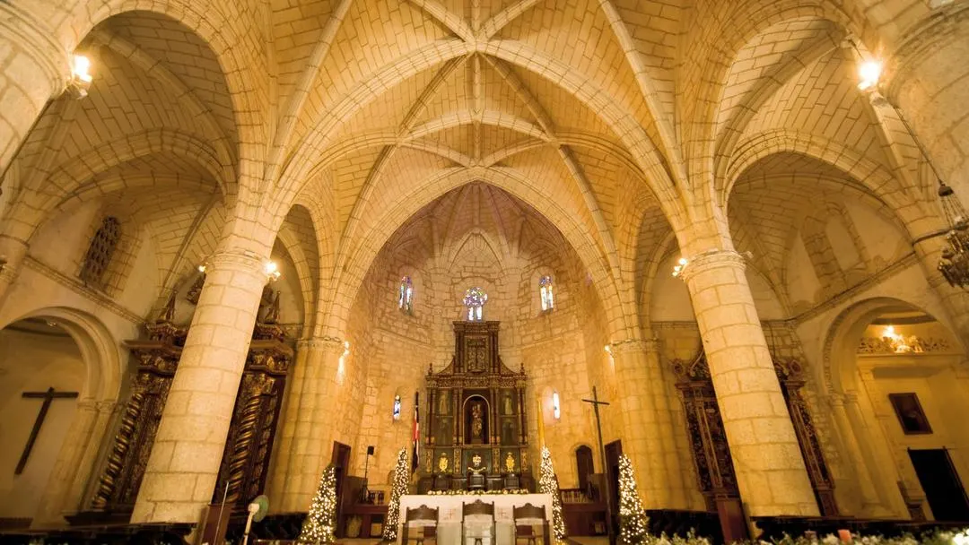 dominican_republic_travel_119_santo_domingo_cathedral_zona_colonial_1080_ergebnis